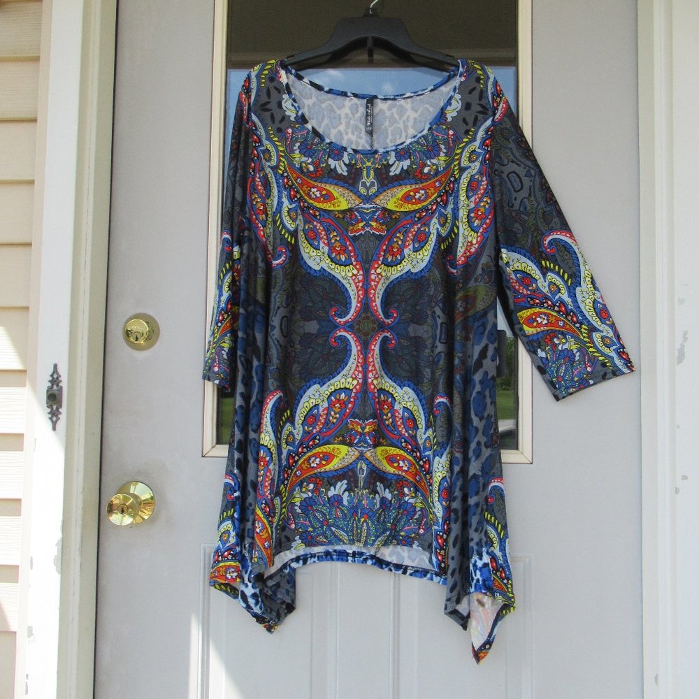 Size 1XL White mark top Boho print & animal print tunic top casual stretch